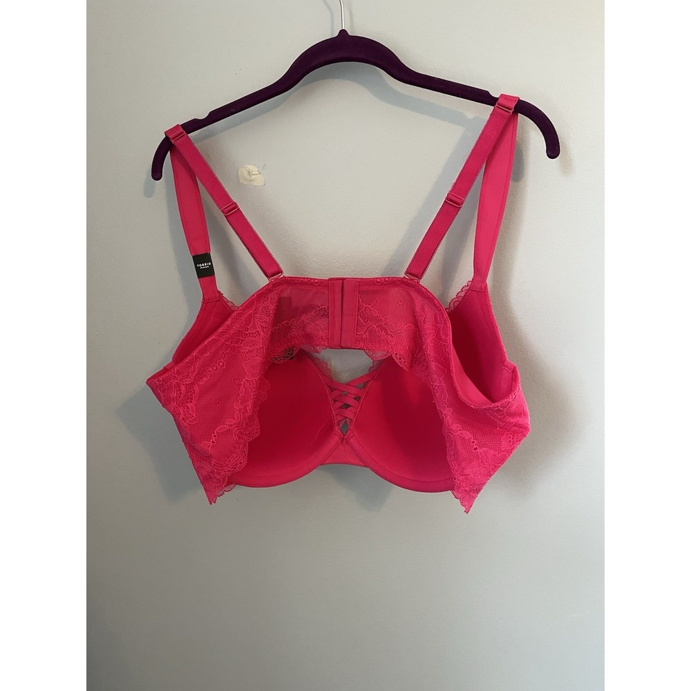 TORRID, Women's Bra,‎ 42D Plunge Push-up Chelsea Lace, Heart Diamond Strap Pink - Picture 2 of 14